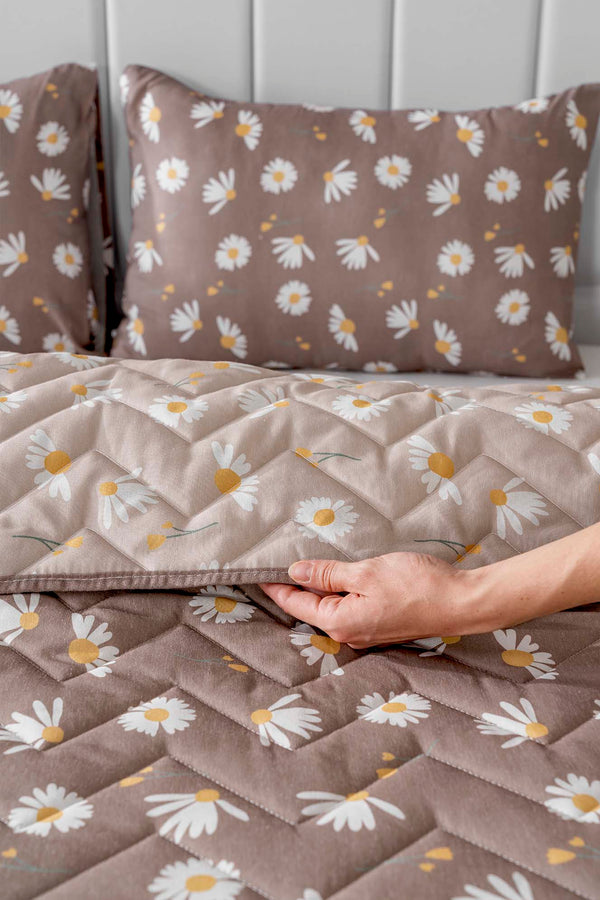 Brown Daisy Quilted Double Cotton Bedspread & Cover