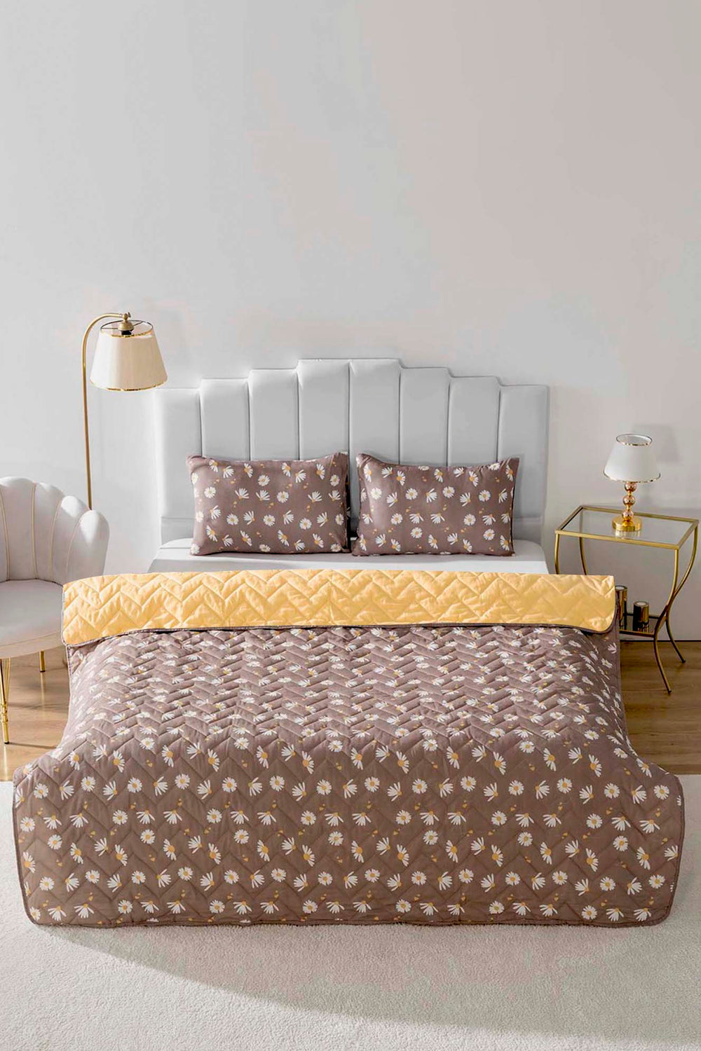 Brown Daisy Polycotton Quilted Throw/Multi-Purpose Bedspread – Double Size, Breathable, Single Piece, 200x200 cm