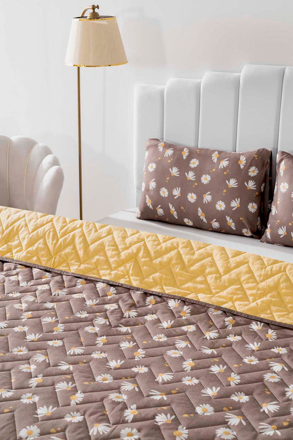 Brown Daisy Polycotton Quilted Throw/Multi-Purpose Bedspread – Double Size, Breathable, Single Piece, 200x200 cm