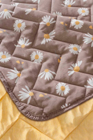 Brown Daisy Polycotton Quilted Throw/Multi-Purpose Bedspread – Double Size, Breathable, Single Piece, 200x200 cm