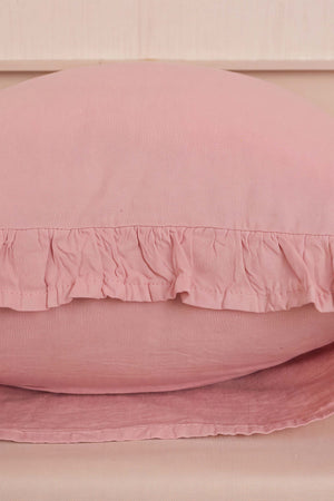 Pembe Fırfırlı Dekoratif Kırlent Kılıfı