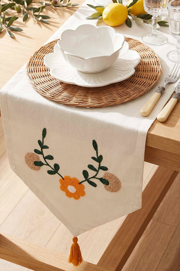 Yellow Daisy Punch Embroidered Table Runner 35x140 cm