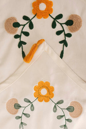 Yellow Daisy Punch Embroidered Table Runner 35x140 cm