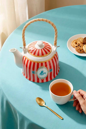 Bellisima Porcelain Teapot with Woven Handle