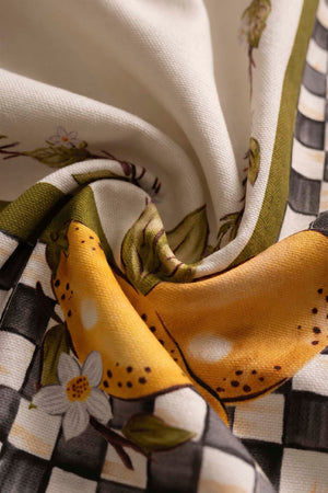 Linda Lemon Patterned Tablecloth 140x220 cm