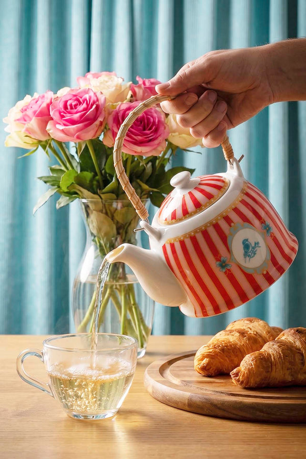 Bellisima Porcelain Teapot with Woven Handle