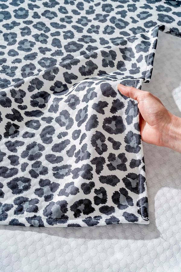Leopard Black Double Size Printed Bedspread 200 x 220 cm