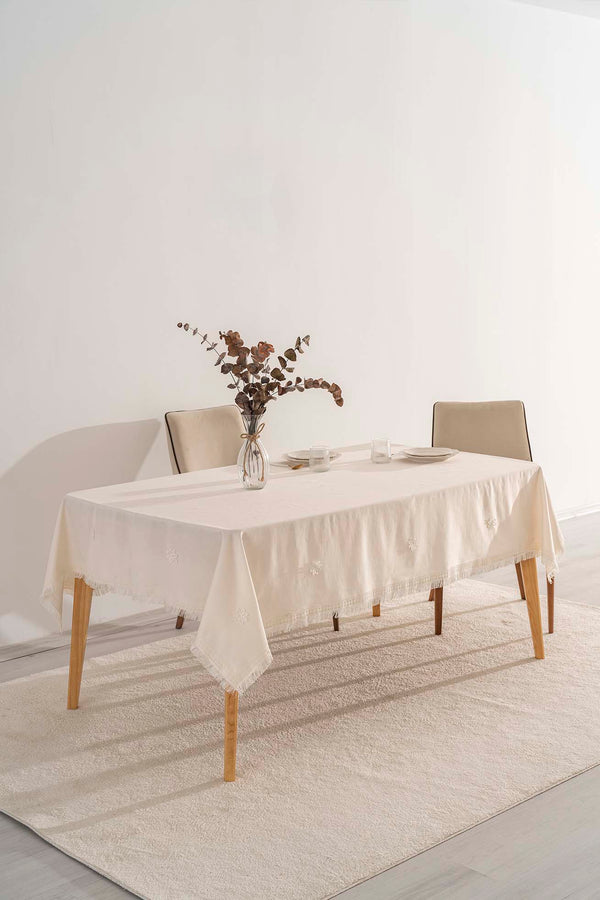 Silvio Cream Guipure Floral Tablecloth – Elegant Lace Detail, Cotton Blend Fabric, 160x220 cm