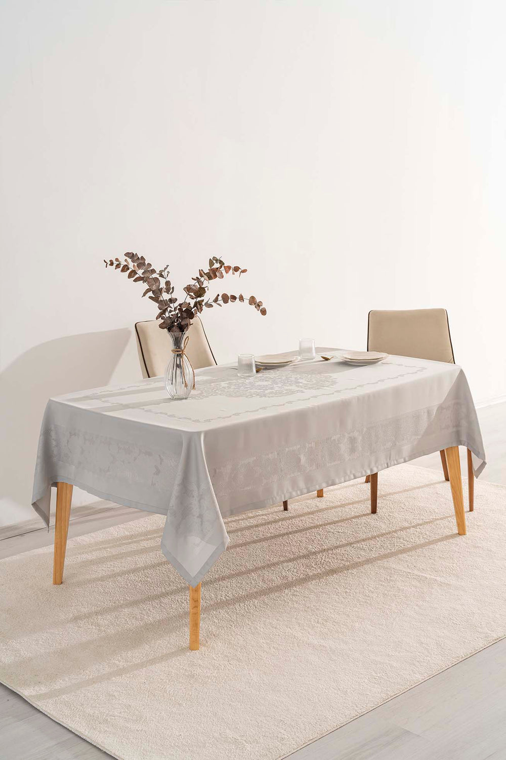 Jumbo Gray Jacquard Tablecloth – Liquid Repellent, Stain Resistant, 100% Polyester, 160x220 cm