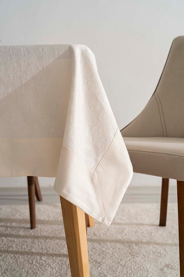 Damascus Cream Tablecloth 160x220 cm