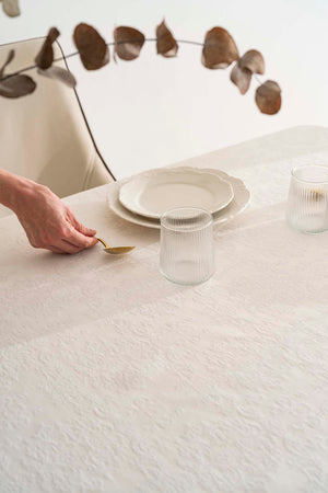 Damascus Cream Tablecloth 160x220 cm