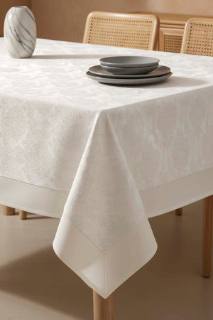 Damascus Cream Tablecloth 160x220 cm