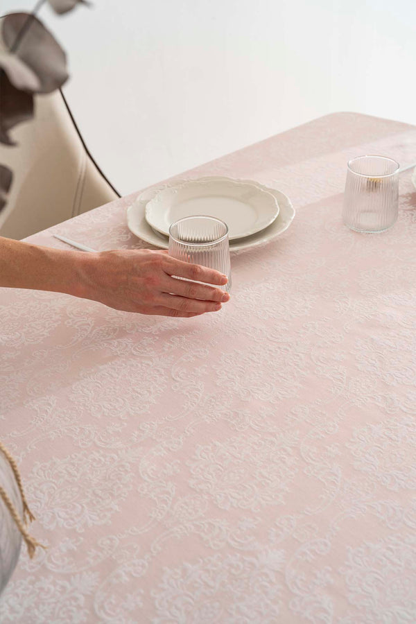Damascus Powder Pink Tablecloth 160x220 cm