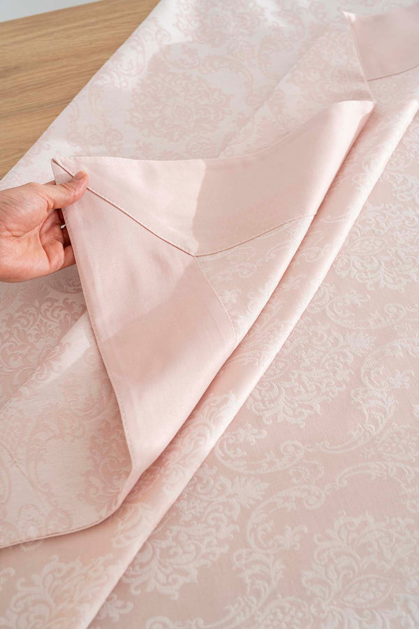 Damascus Powder Pink Tablecloth 160x220 cm