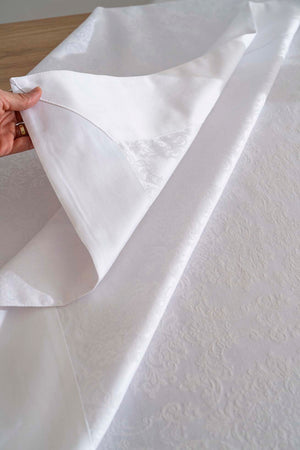 Damascus White Tablecloth 160x220 cm
