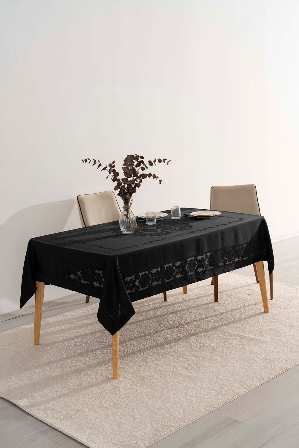 Jumbo Black Jacquard Tablecloth – Liquid Repellent, Stain Resistant, 100% Polyester, 160x220 cm