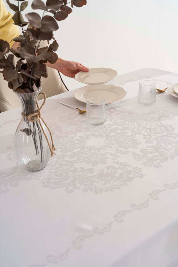 Jumbo White Jacquard Tablecloth – Liquid Repellent, Stain Resistant, 100% Polyester, 160x220 cm