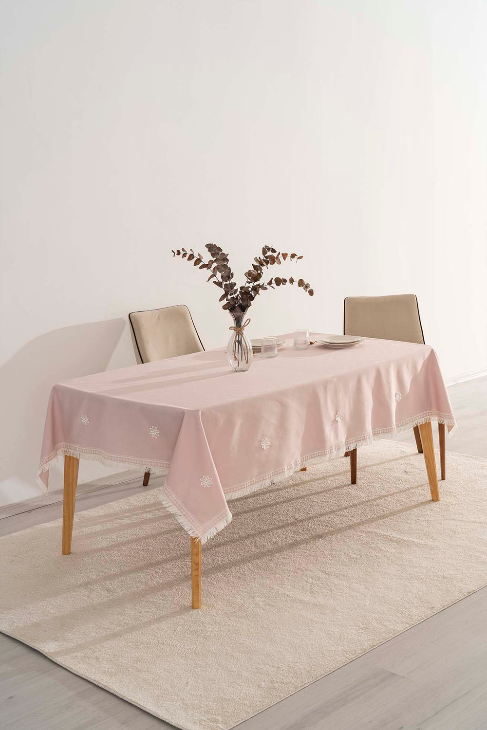 Silvio Pudra Guipure Floral Tablecloth – Elegant Lace Detail, Cotton Blend Fabric, 160x220 cm