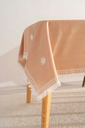 Silvio Salmon Guipure Floral Tablecloth – Elegant Lace Detail, Cotton Blend Fabric, 160x220 cm