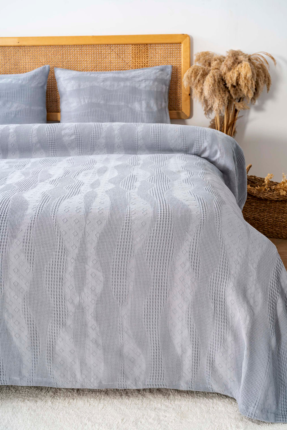 Agata Grey Jacquard 3-Piece Multi-Use Quilt Set – 100% Cotton Bedspread & Shams, King Size