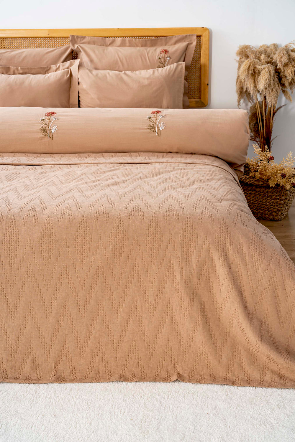 Noris Camel Embroidered 7-Piece Bridal/Quilt Set – 100% Cotton Duvet Cover, Bedspread & Sheet Set, King Size