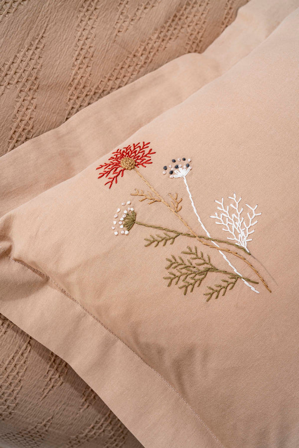 Noris Camel Nakışlı Çift Kişilik Nevresimli Pike Takımı – 7 Parça Çeyiz Seti %100 Pamuklu