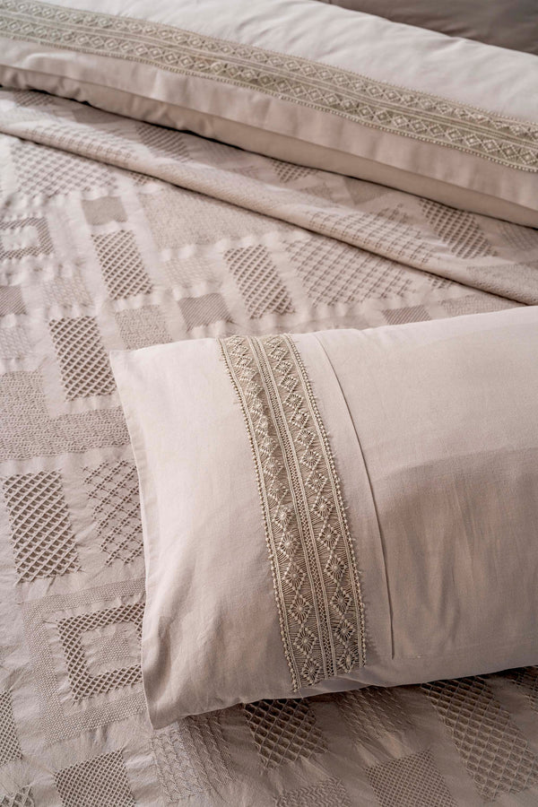 Freya Vizon Lace Double Bed Duvet Cover Set – 7 Piece Bridal Set