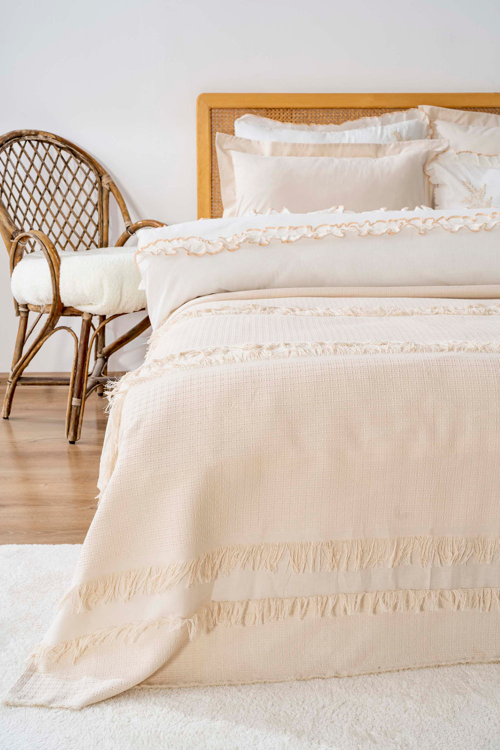 Brianna Cream Embroidered 7-Piece Bridal/Quilt Set – 100% Cotton Duvet Cover, Bedspread & Sheet Set, King Size