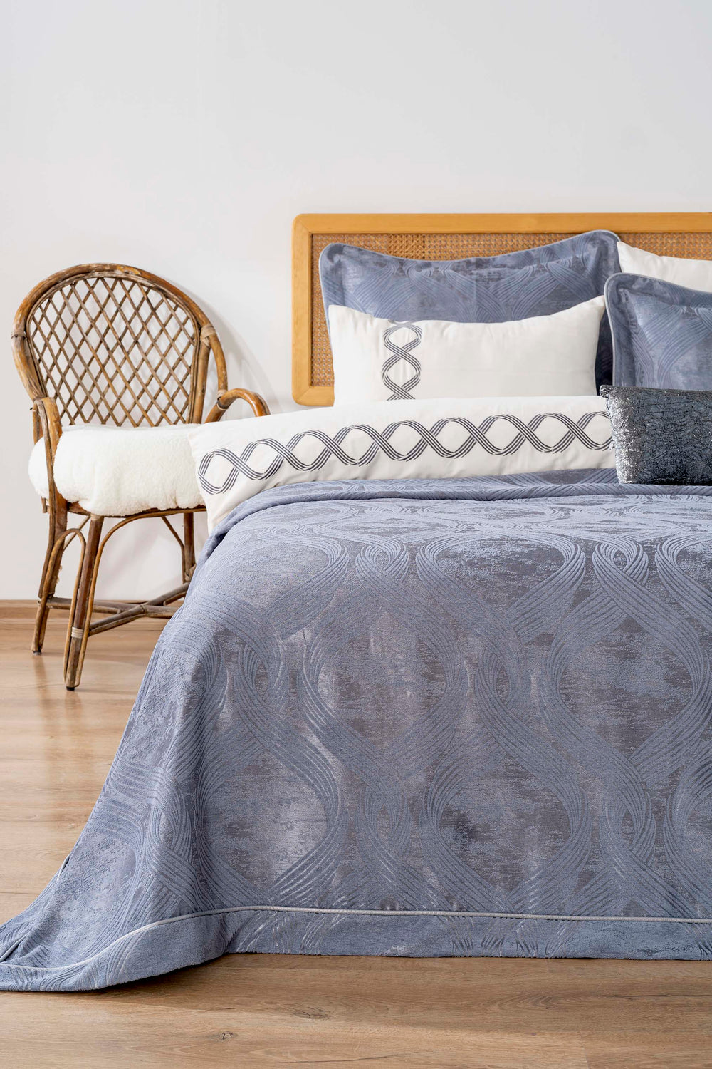 Asia Blue Embroidered 8-Piece Bridal/Quilt Set – Polycotton Duvet Cover, Bedspread & Sheet Set, Queen/King Size