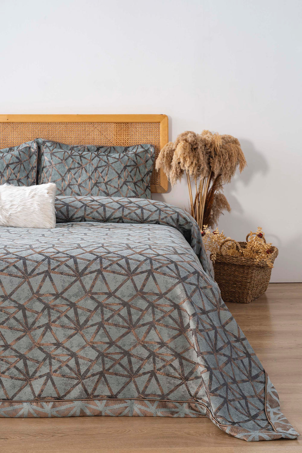 Eliz Green Embroidered 4-Piece Bridal Quilt Set – Polycotton Bedspread, Sheet & Shams, Queen Size