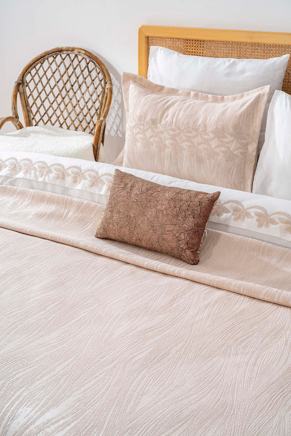 Ilay Vizon Embroidered Double Bedding Set with Duvet Cover - 8 Piece Dowry Set