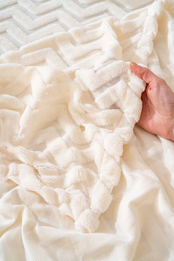 Jacquard Raschel Scandinavian Bohemian Punch Zigzag Pattern Double Bedspread