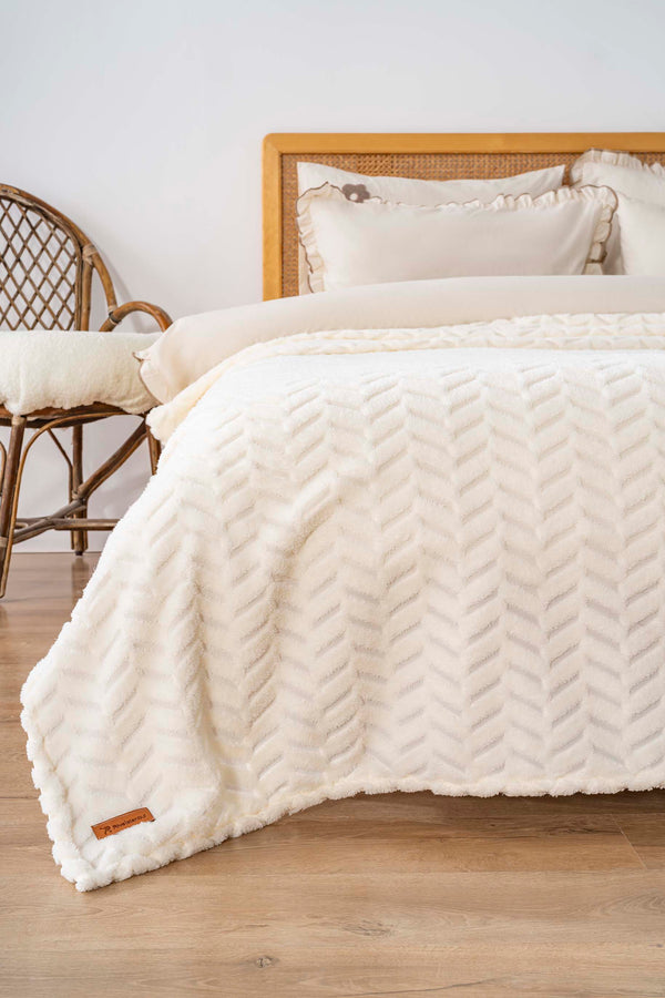 Dejavu Jacquard Raschel Scandinavian Double Punch Bedspread