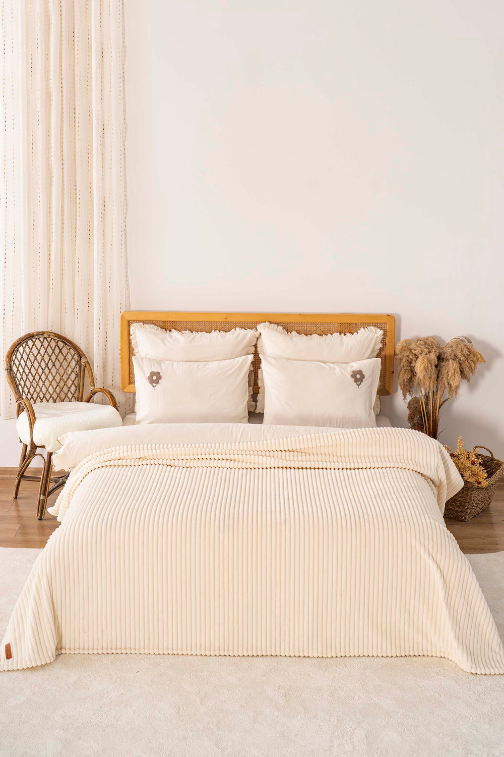 Gloria Wellsoft Single Blanket in Champagne