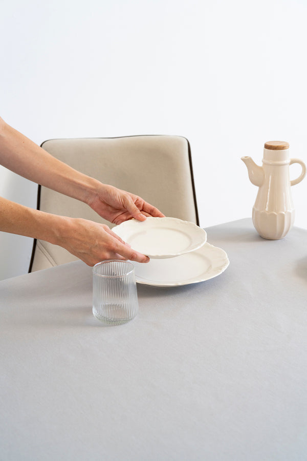 Florita Grey Embroidered Stain-Resistant Tablecloth(160x220 cm)