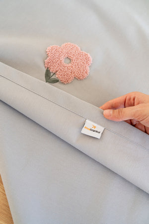 Florita Grey Embroidered Stain-Resistant Tablecloth(160x220 cm)