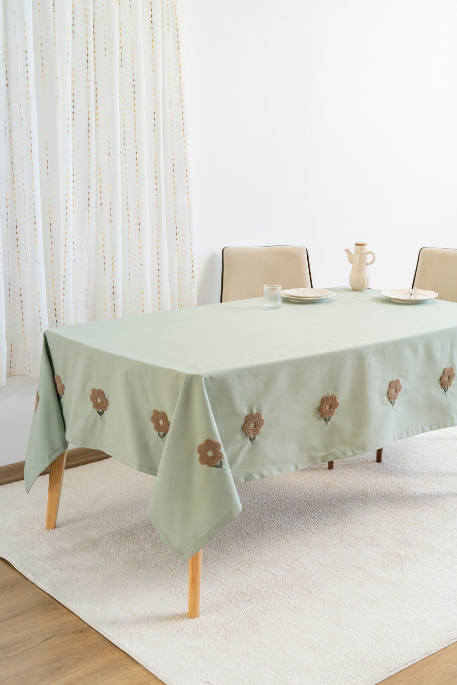 Florita Green Embroidered Stain-Resistant Tablecloth(160x220 cm)