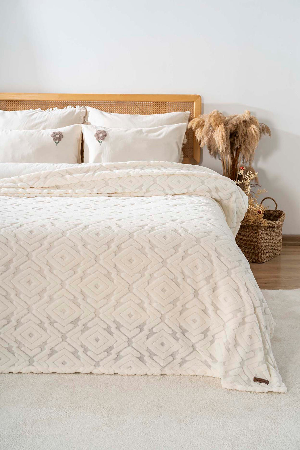 Antony Jacquard Raschel Scandinavian Double Bedspread