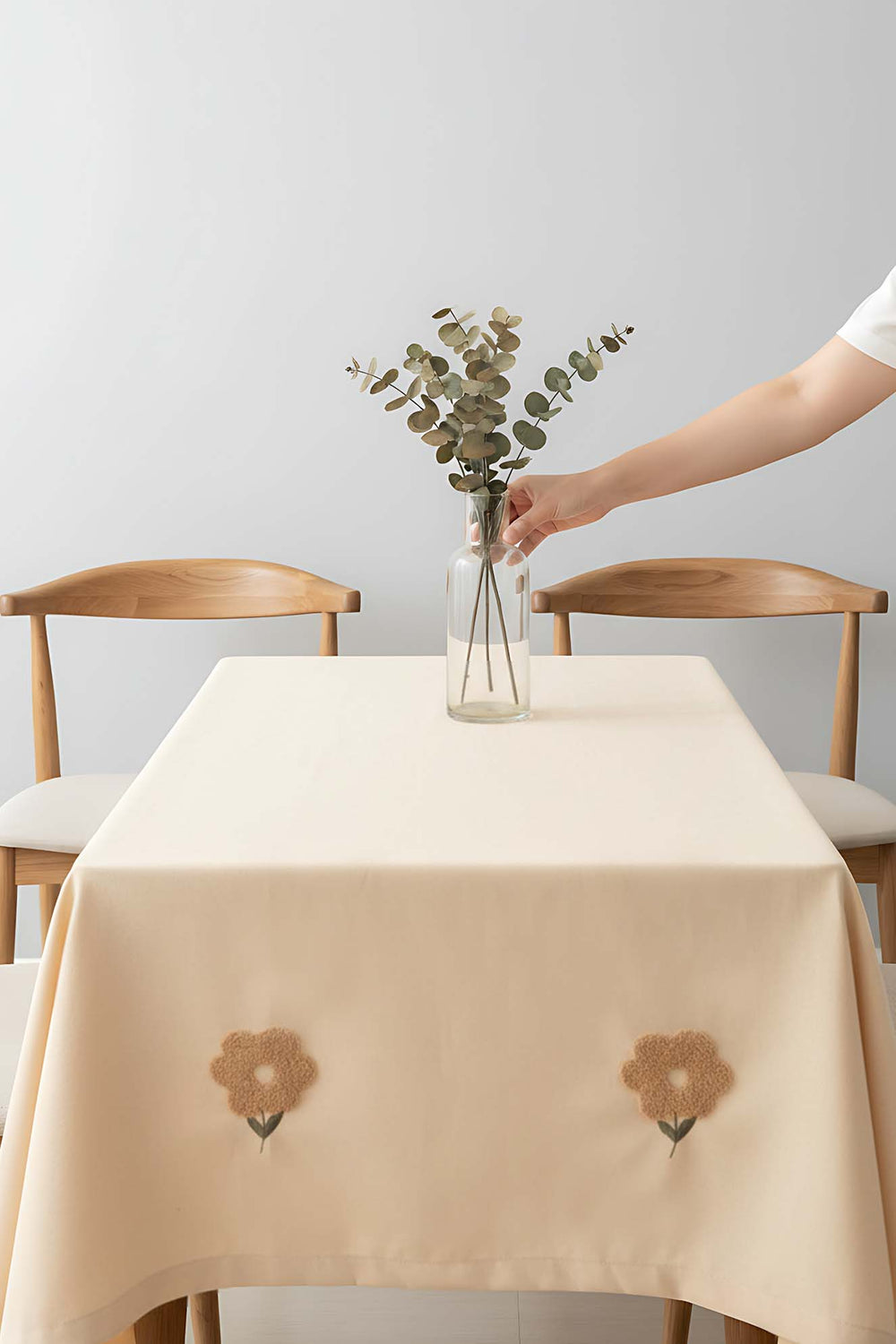Florita Beige Punch Embroidered Stain-Resistant Tablecloth 160x220 cm