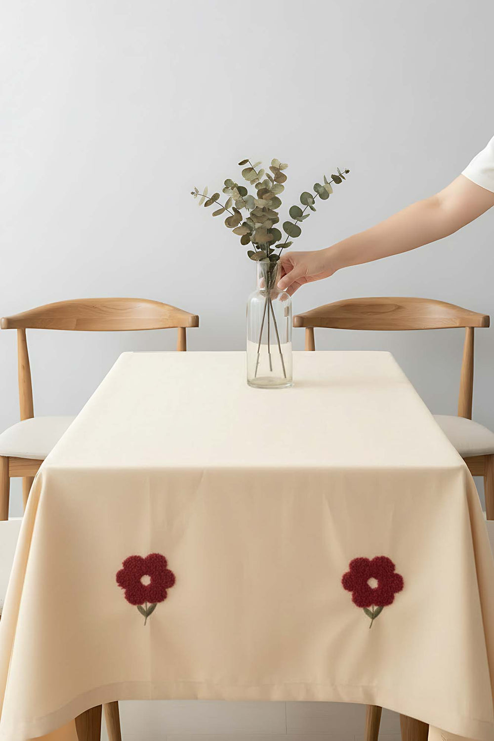 Florita Cherry Punch Embroidered Stain-Resistant Tablecloth 160x220 cm