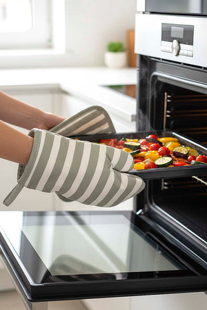 Green Striped 2-Piece Oven Glove & Pot Holder Set