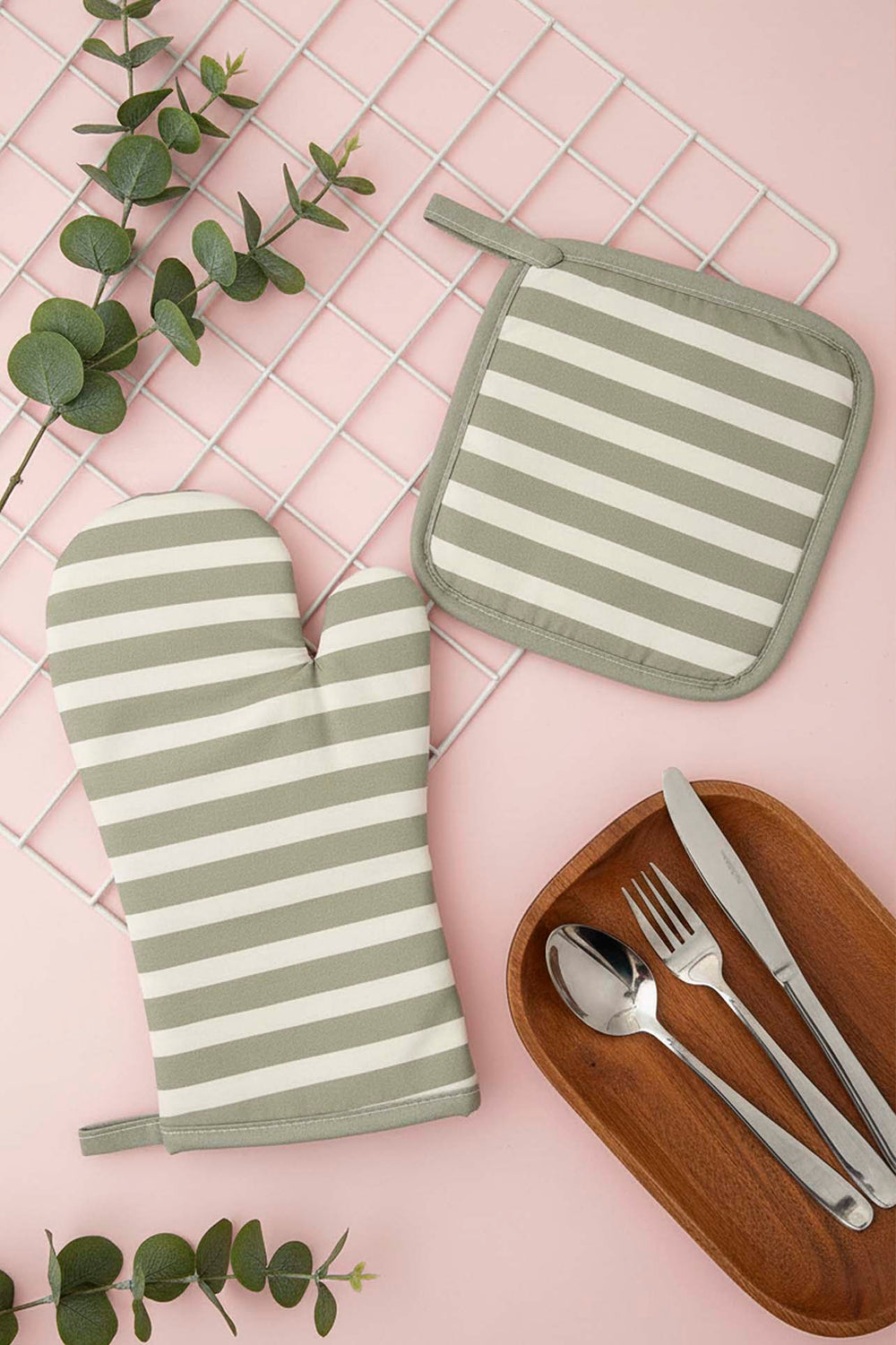 Green Striped 2-Piece Oven Glove & Pot Holder Set