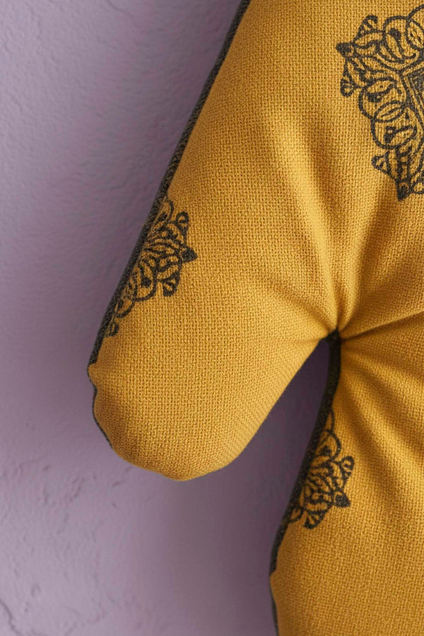 Yellow Ethnic Pattern 2-Piece Oven Glove & Pot Holder Set