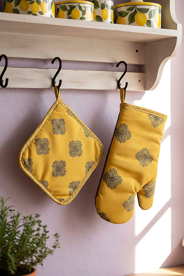 Yellow Ethnic Pattern 2-Piece Oven Glove & Pot Holder Set