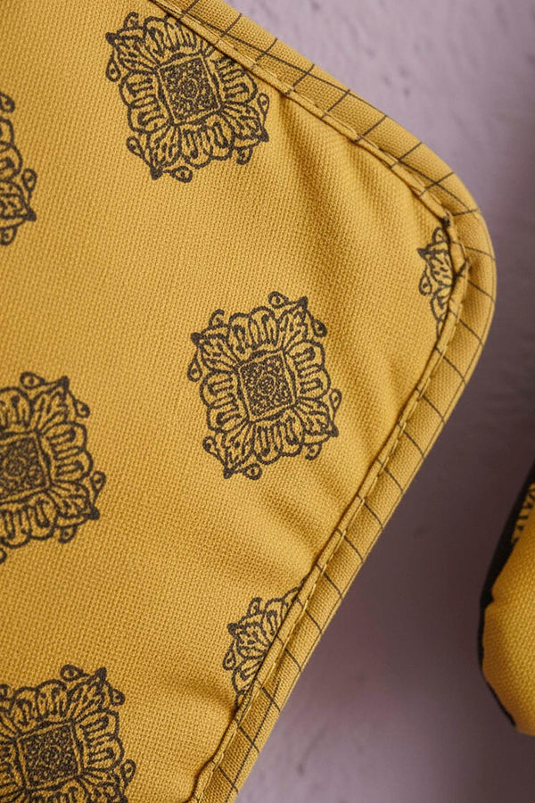 Yellow Ethnic Pattern 2-Piece Oven Glove & Pot Holder Set
