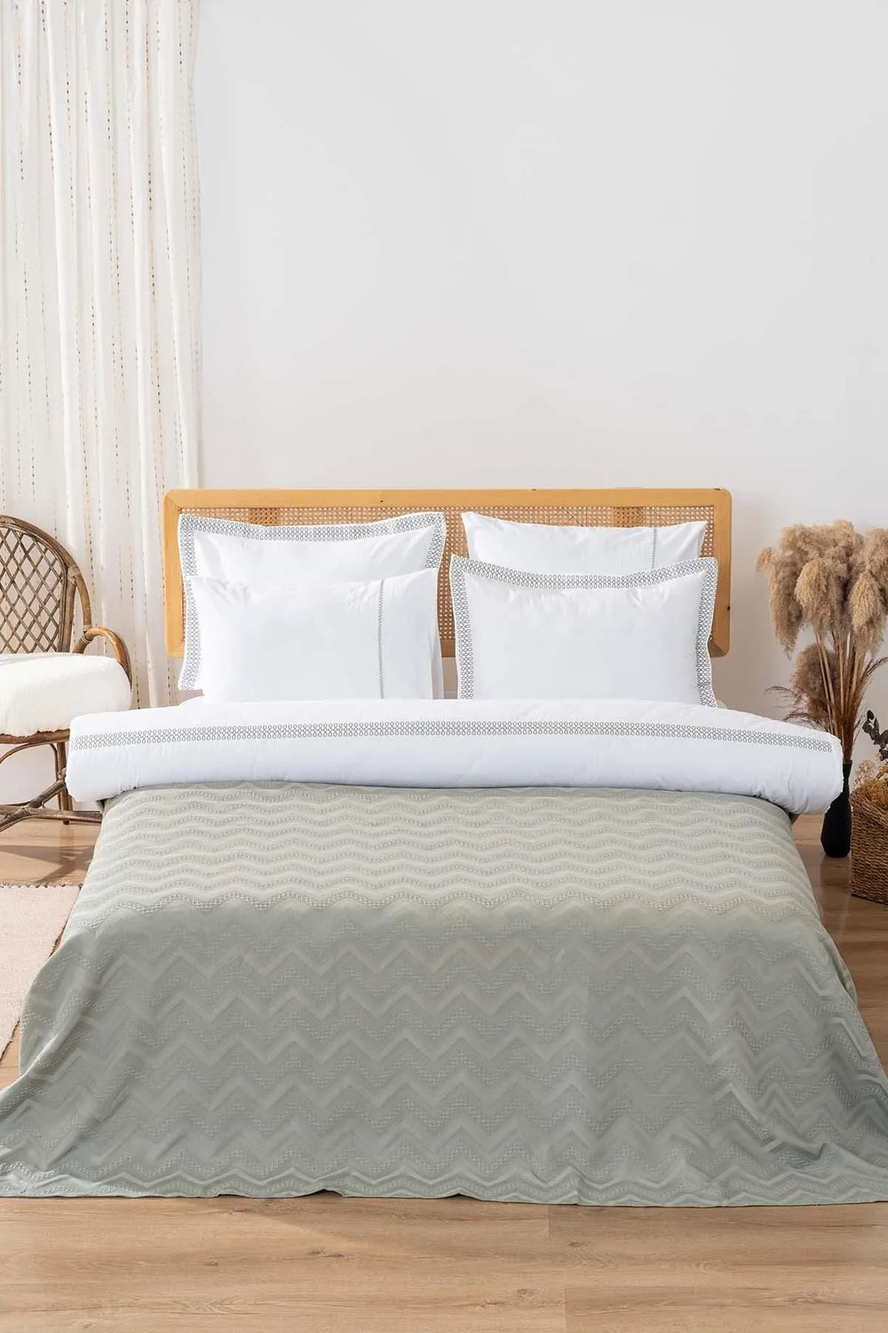 Noemi Green Double 7 Piece Bedspread & Bedding Set