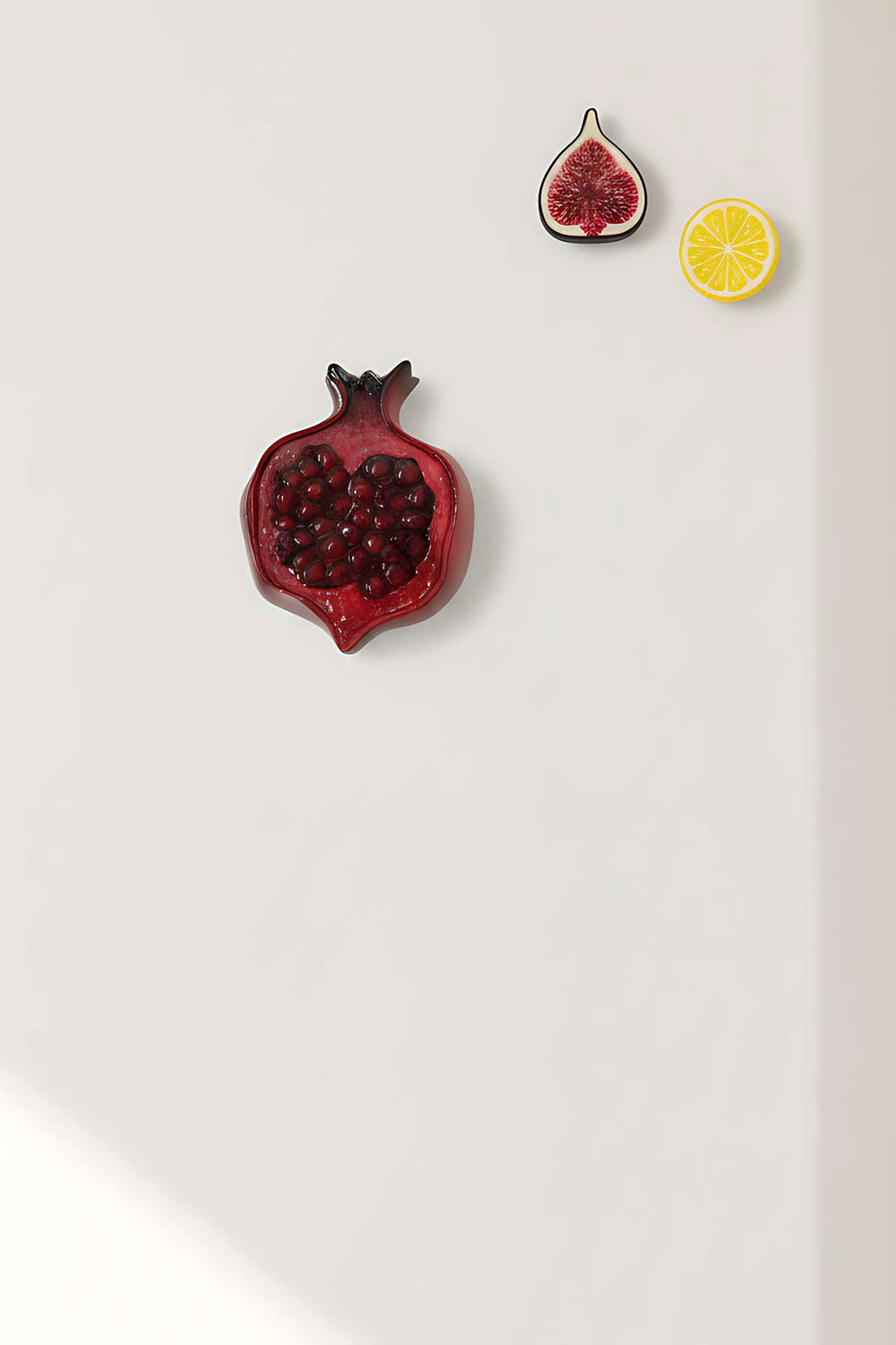 Pomegranate Detailed Decorative Magnet