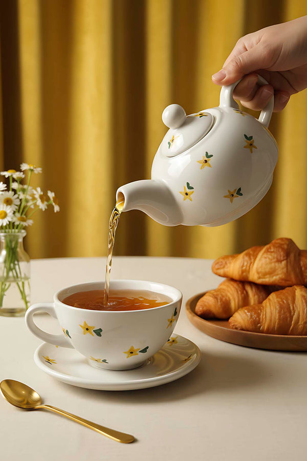 Yellow Daisy Amore 4-Piece Tea-for-One Set – Handmade Ceramic Teapot, Cup & Saucer Set, 600 ml