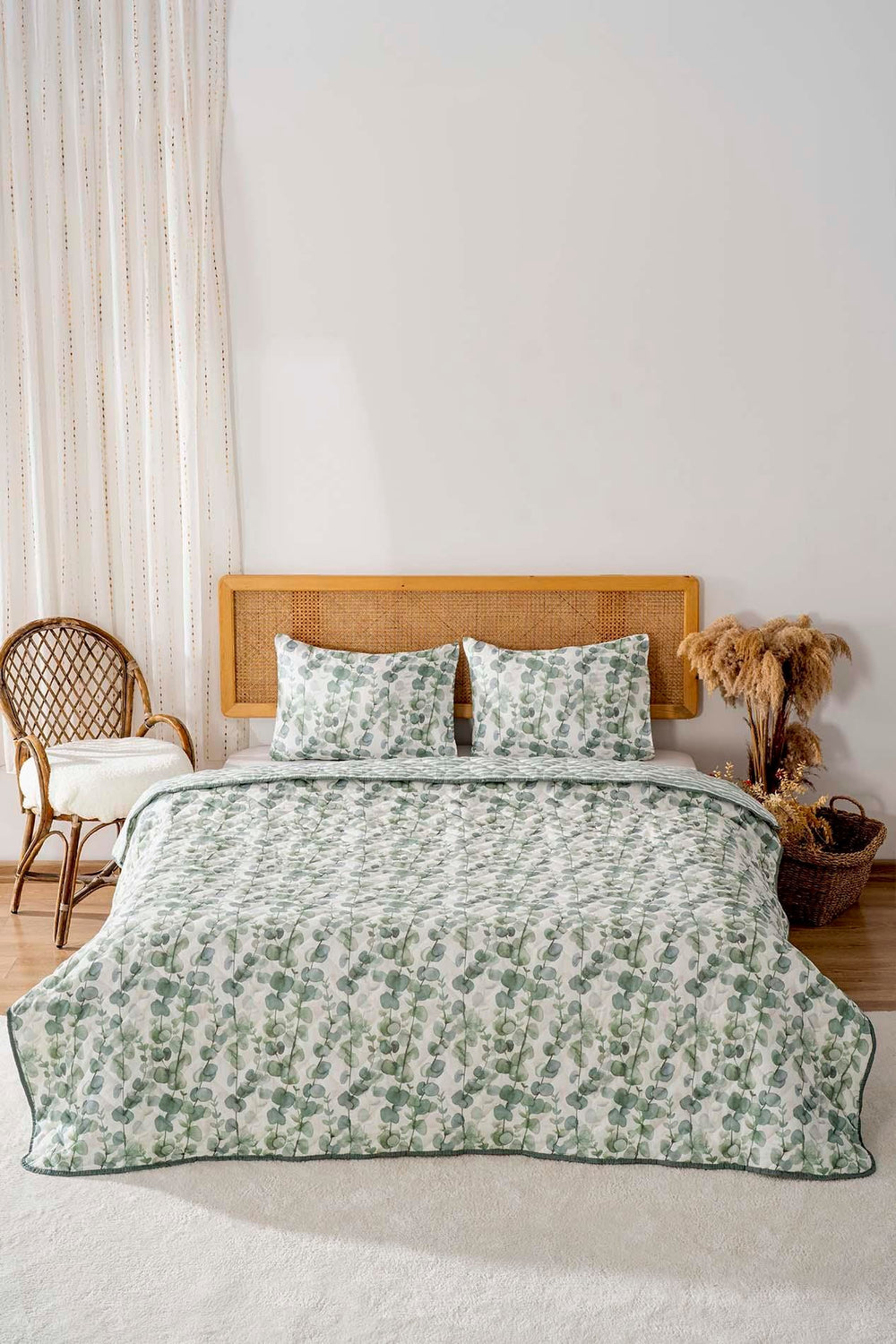 Eucalyptus Double Outlet Cotton Quilted Bedspread & Coverlet