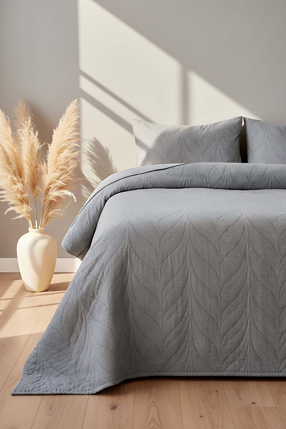 Sandeo Anthracite Double Jacquard Bedspread Set – 3 Piece Sleep Set